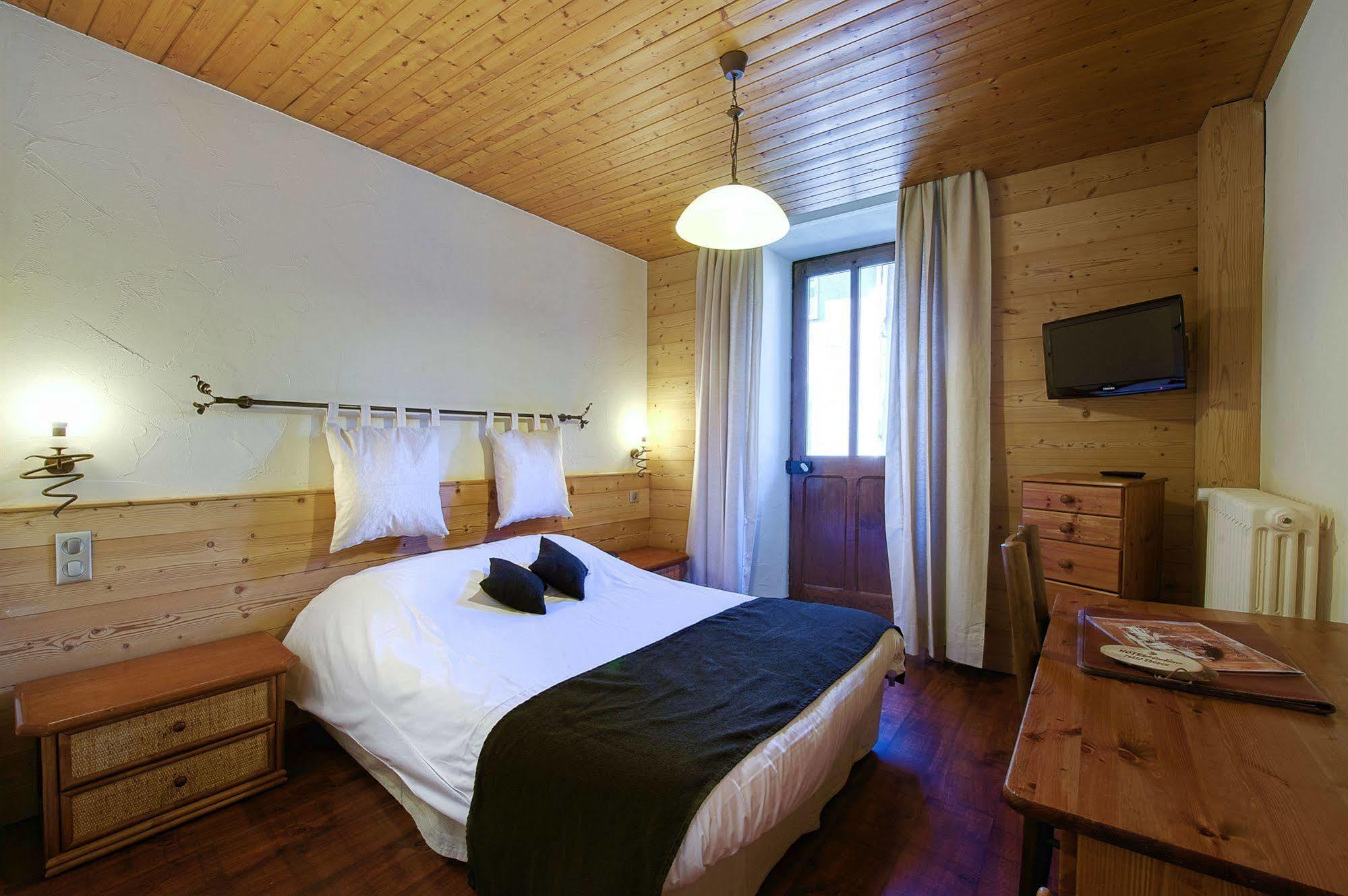 Hotel Du Commerce Thônes Dış mekan fotoğraf